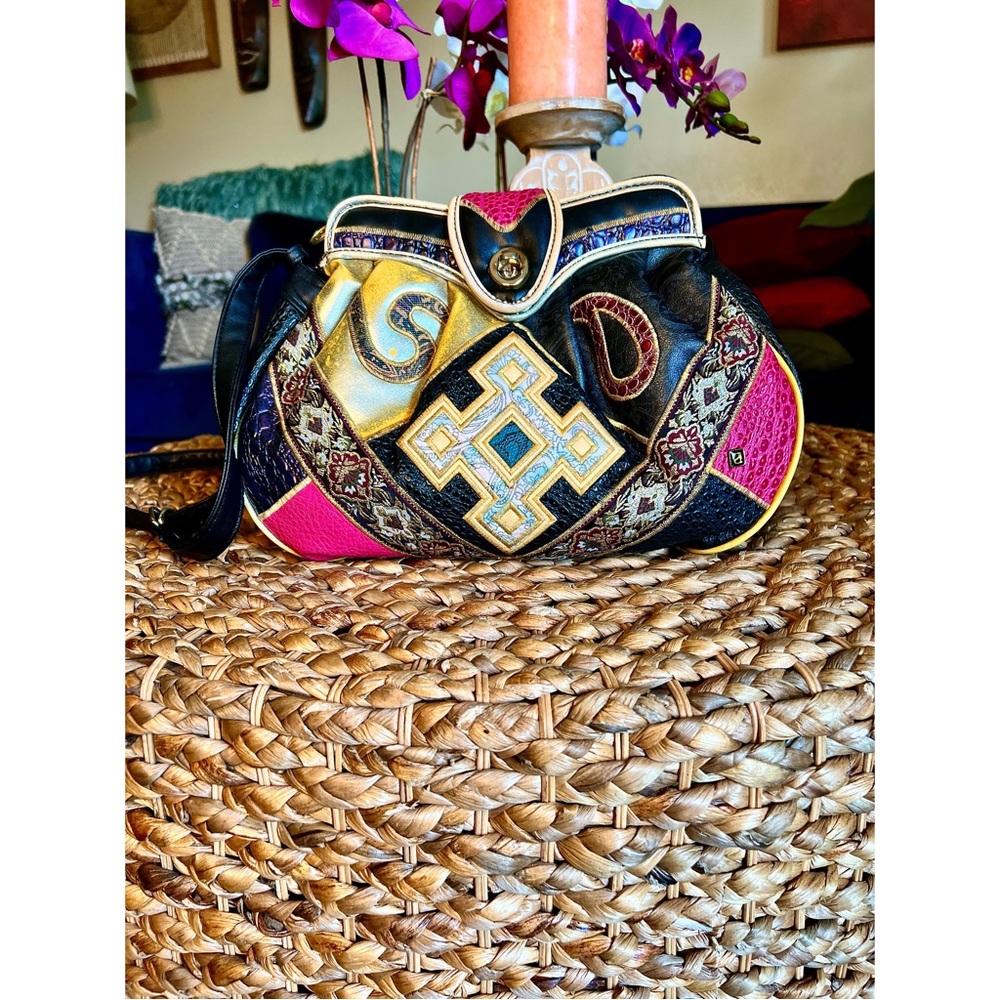 Vintage Nas Shoulder Bag